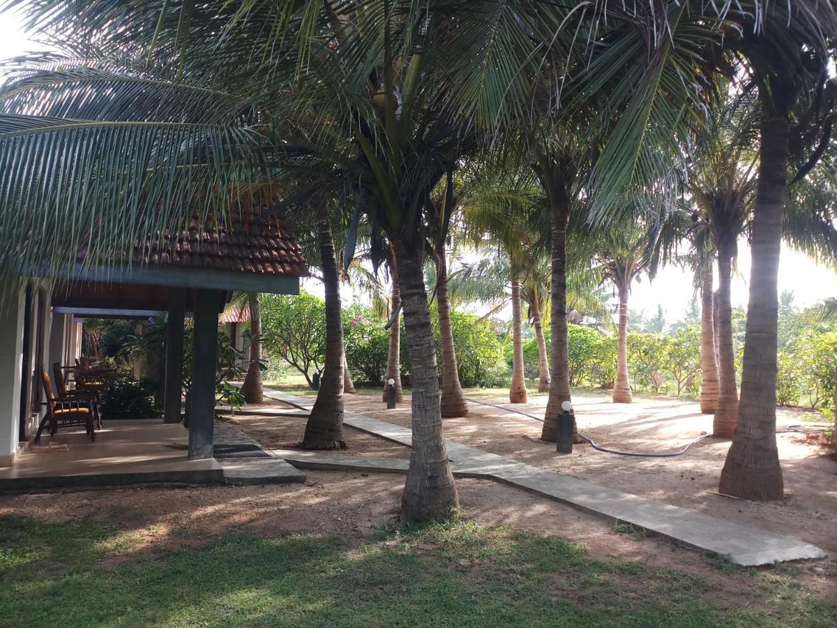 Villa Nilaveli Cabana Экстерьер фото